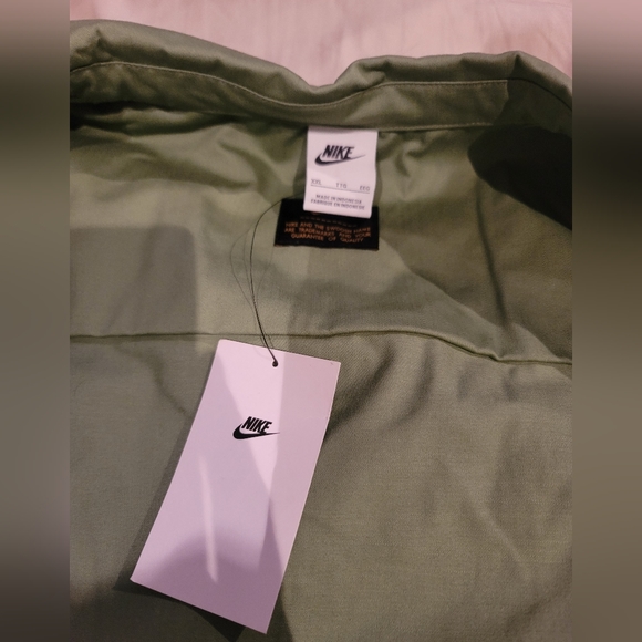 Mens Green Nike button up collared tee - Picture 2 of 2